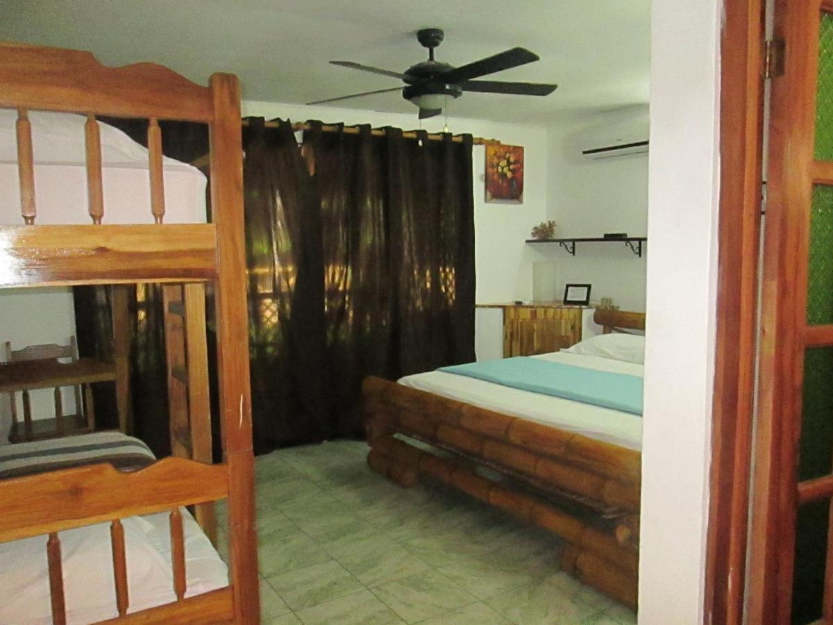 Hotel Bugabutik Puerto Viejo de Talamanca Экстерьер фото