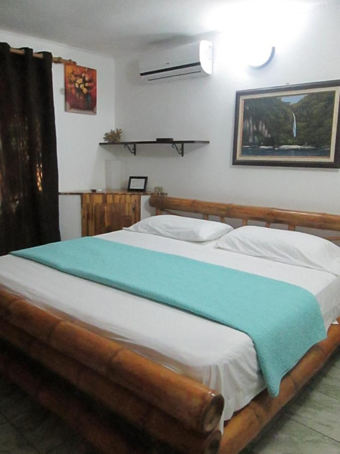 Hotel Bugabutik Puerto Viejo de Talamanca Экстерьер фото