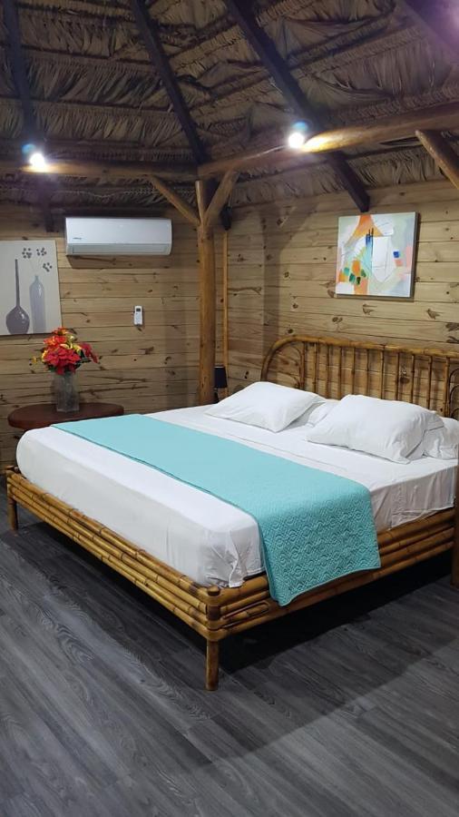 Hotel Bugabutik Puerto Viejo de Talamanca Экстерьер фото