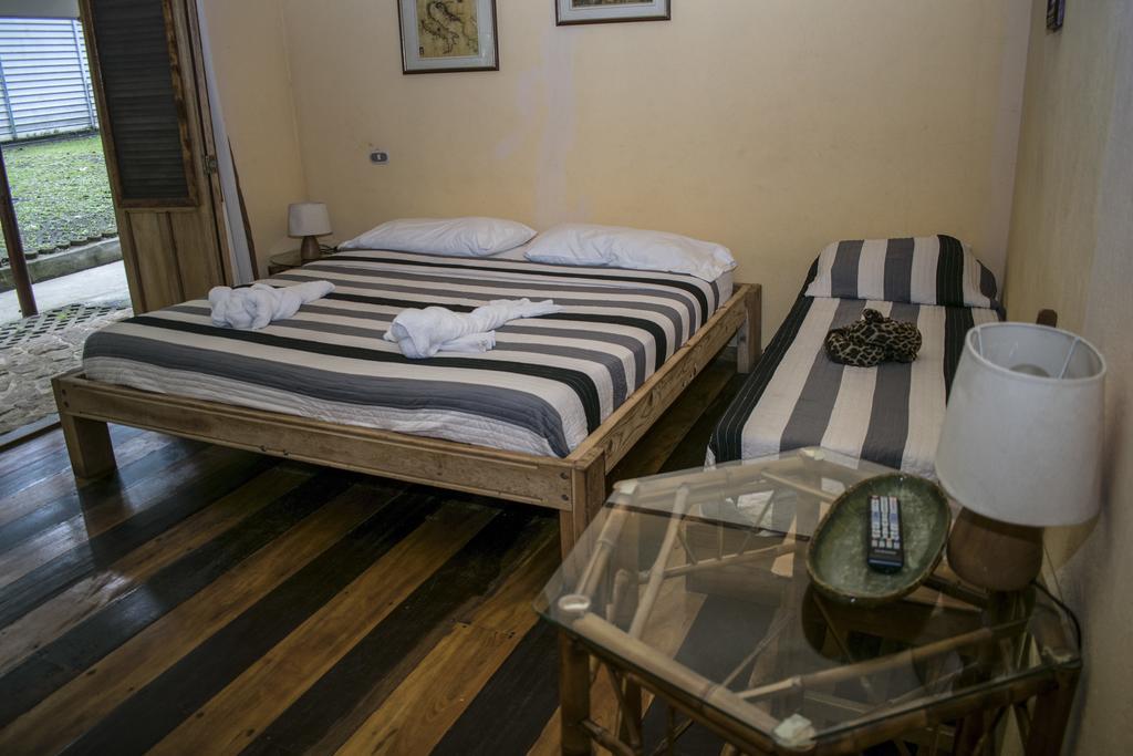 Hotel Bugabutik Puerto Viejo de Talamanca Экстерьер фото