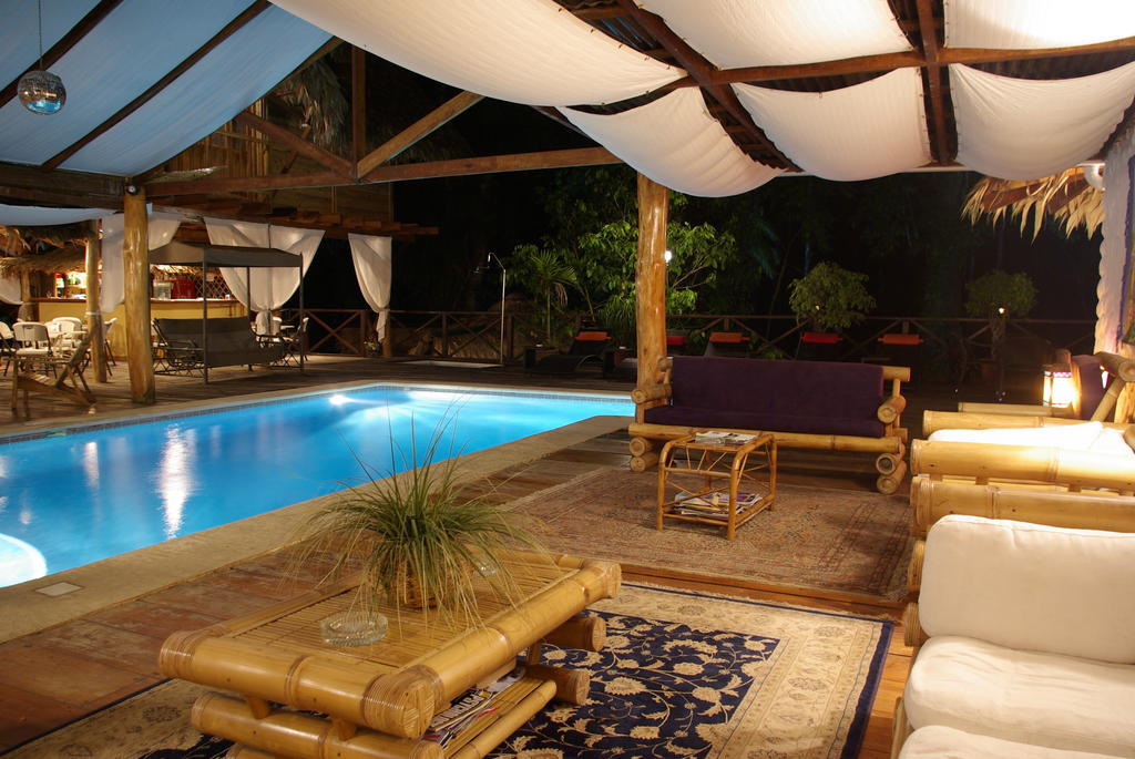 Hotel Bugabutik Puerto Viejo de Talamanca Экстерьер фото